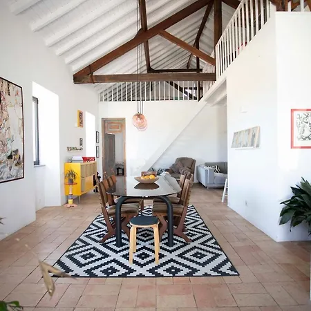 Casa Na Curva - Artists Corner Country House Lagos
